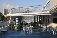 종합봉사선 《무지개》호